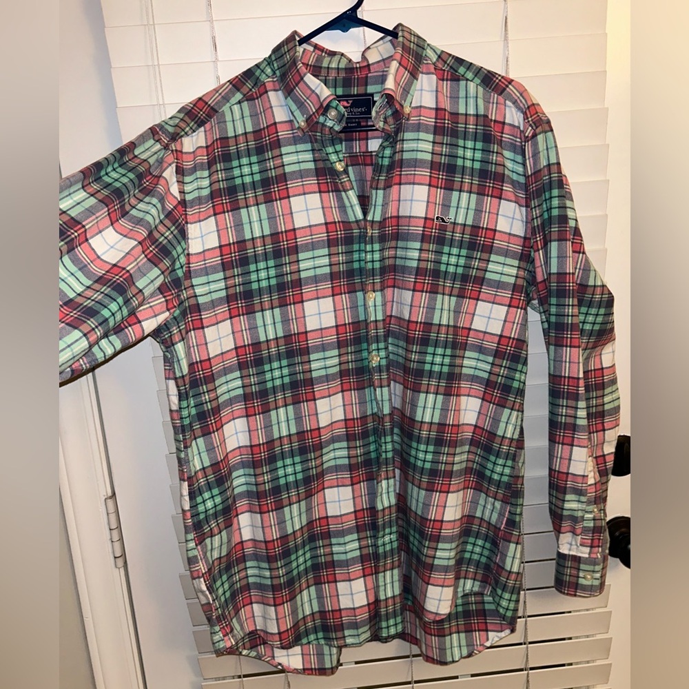Men’s Vineyard Vines cotton button down, size M